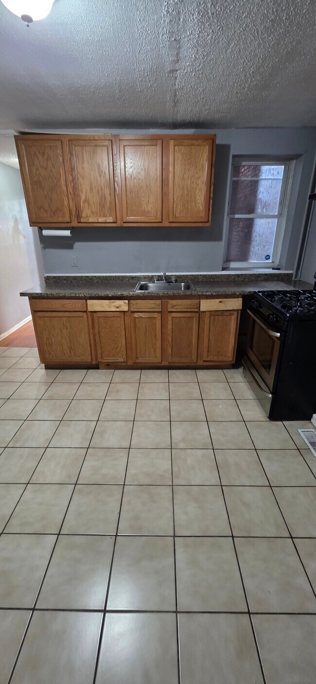 Foto del edificio - 2572 McCulloh St