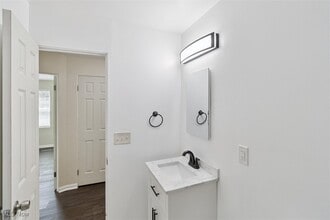 Building Photo - 443 Fairway Blvd