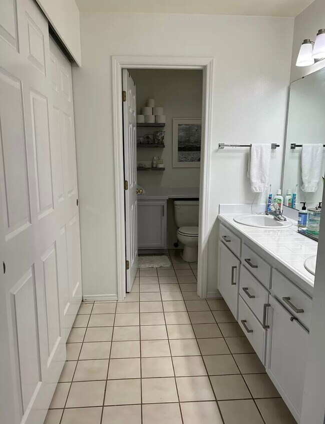 Building Photo - 5400 Harbour Pointe Blvd