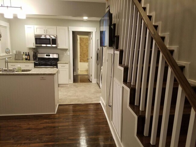 Foto del edificio - 708 Neill Ave