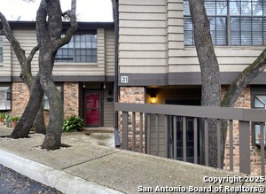 Foto del edificio - 11815 Vance Jackson Rd