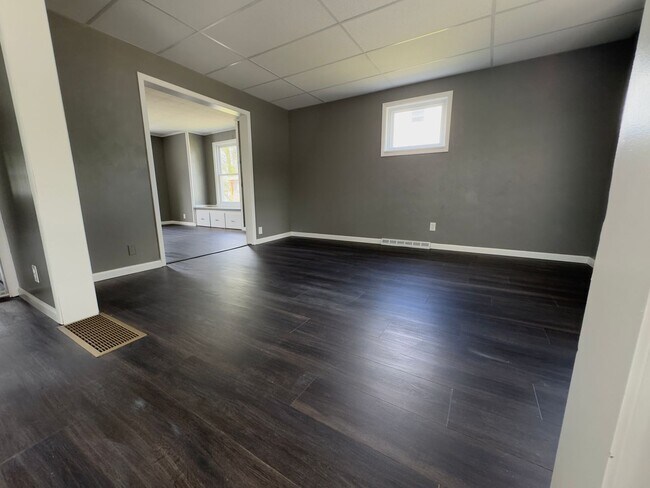 Building Photo - Rent to Own in Crestline Available Now