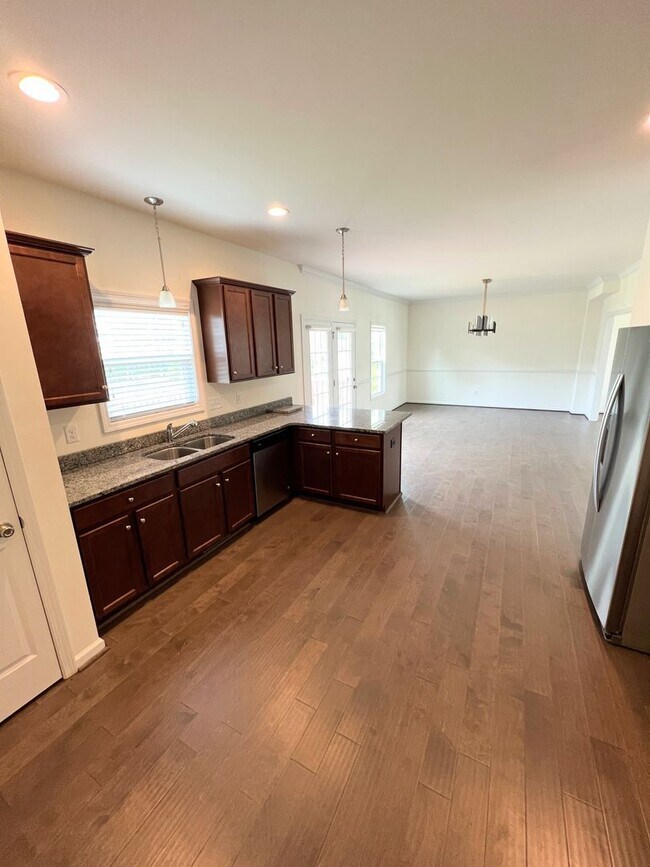 Building Photo - 4 Bedroom Home in Campbell County