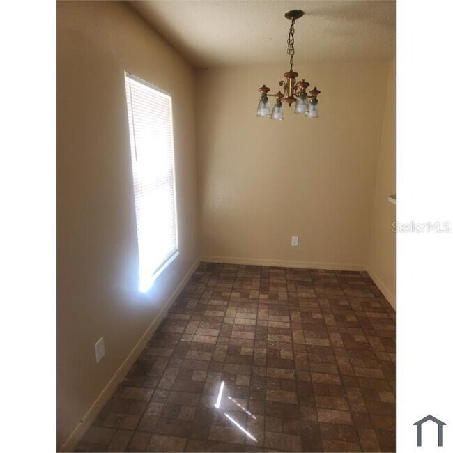 Building Photo - 3206 E Mohawk Ave