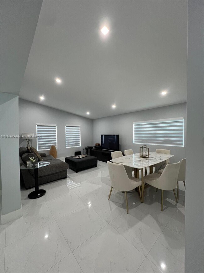 Foto del edificio - 4101 SW 99th Ct