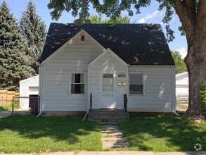 Building Photo - 2208 S Willow Ave