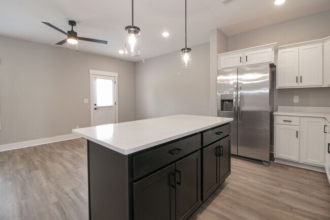 Building Photo - 1603 Jonathan Wade Cir