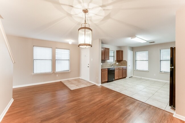 Foto del edificio - 21610 Rain Leaf Ct