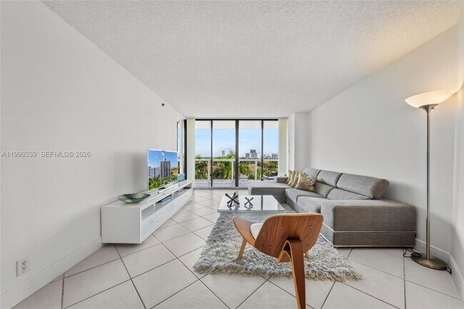 Foto del edificio - 3598 Yacht Club Dr
