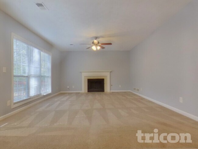 Foto del edificio - 291 Crestworth Crossing