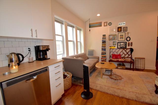 Building Photo - 2 bedroom in CHICAGO IL 60625