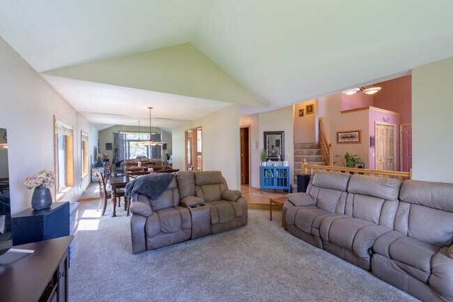 Building Photo - 4 br, 3 bath House - 5999 Highview Place