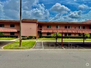Building Photo - 141 Lakeside Dr