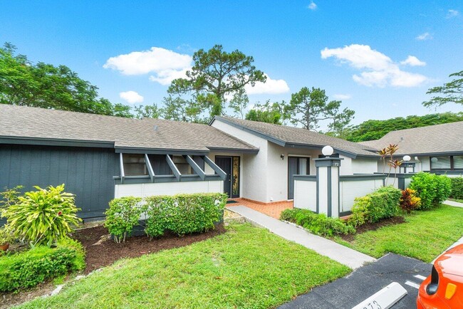 Building Photo - 372 Ottawa Ct