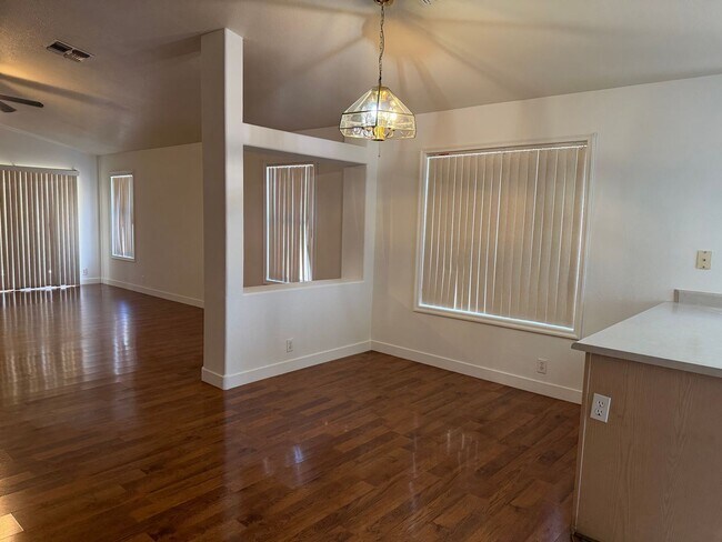 Foto del edificio - 9247 W Brown St