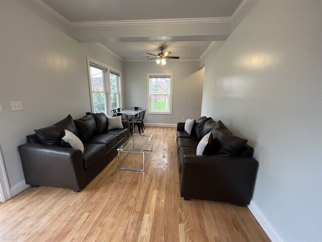 Building Photo - 6 br, 3 bath Duplex - 625 N 4th Ave Frnt 6...