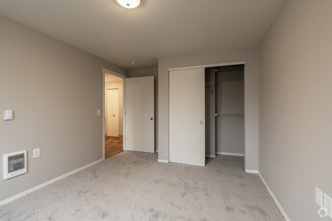 2 habitaciones, 1 baño - 848 pies cuadrados - Dormitorio - Columbia Village Apartments