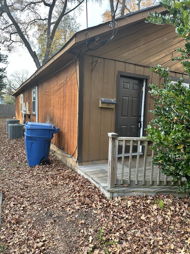 Building Photo - 415 N Oceana Blvd