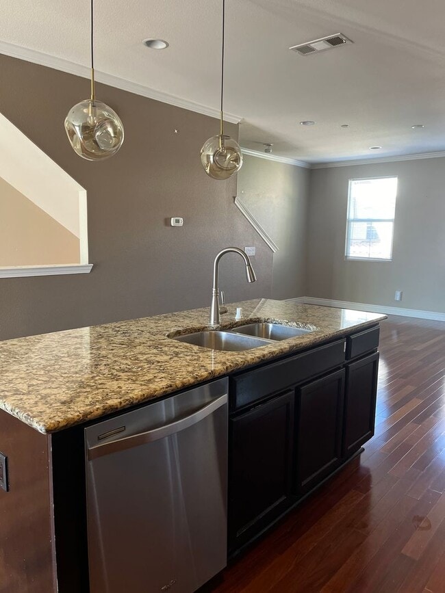 Building Photo - $3990 / GORGEOUS 3 BEDROOM HOME IN ARDENWO...