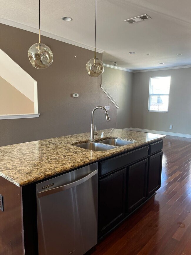 Foto del edificio - $3990 / GORGEOUS 3 BEDROOM HOME IN ARDENWO...