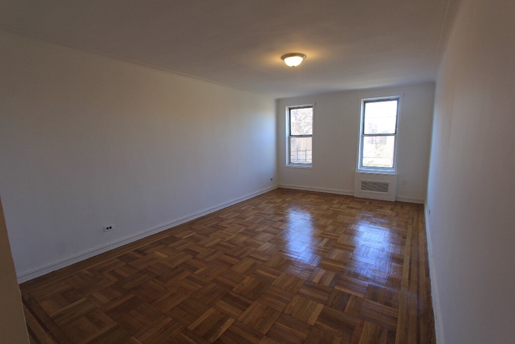 Foto principal - 9401 64th Rd