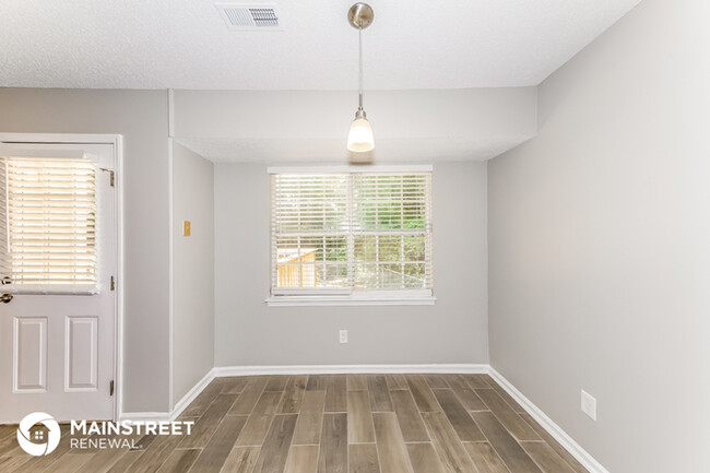 Foto del edificio - 1701 Driftwood Ln