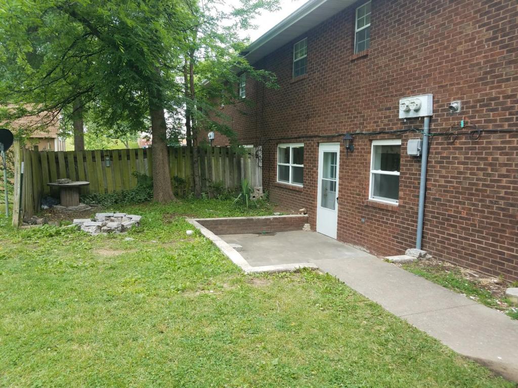 1005 Star St Unit 2, Perryville, MO 63775 Apartment for Rent in