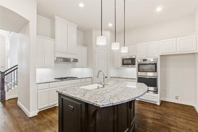 Building Photo - 4110 Maclin Dr