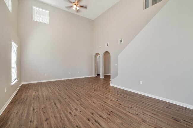 Foto del edificio - 3667 Queens Cove Blvd