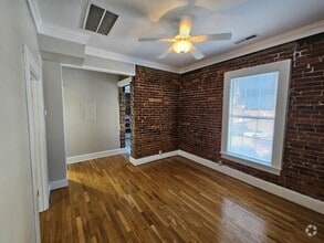 Building Photo - 603 Lindsay St