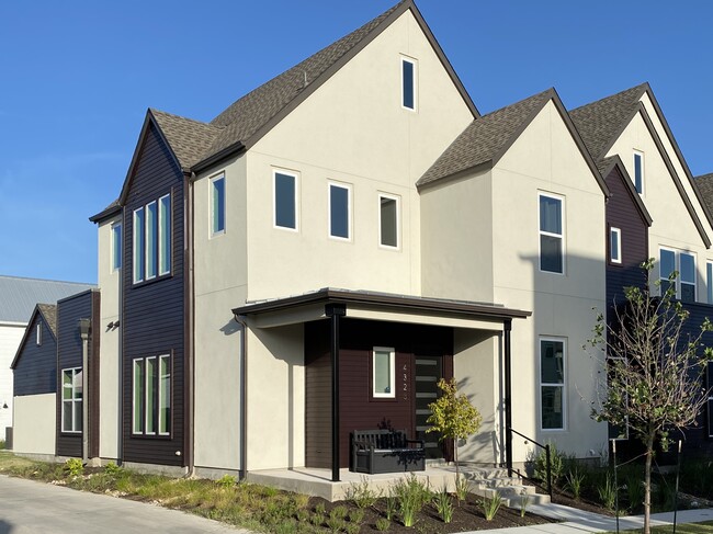 Building Photo - 4323 Attra St