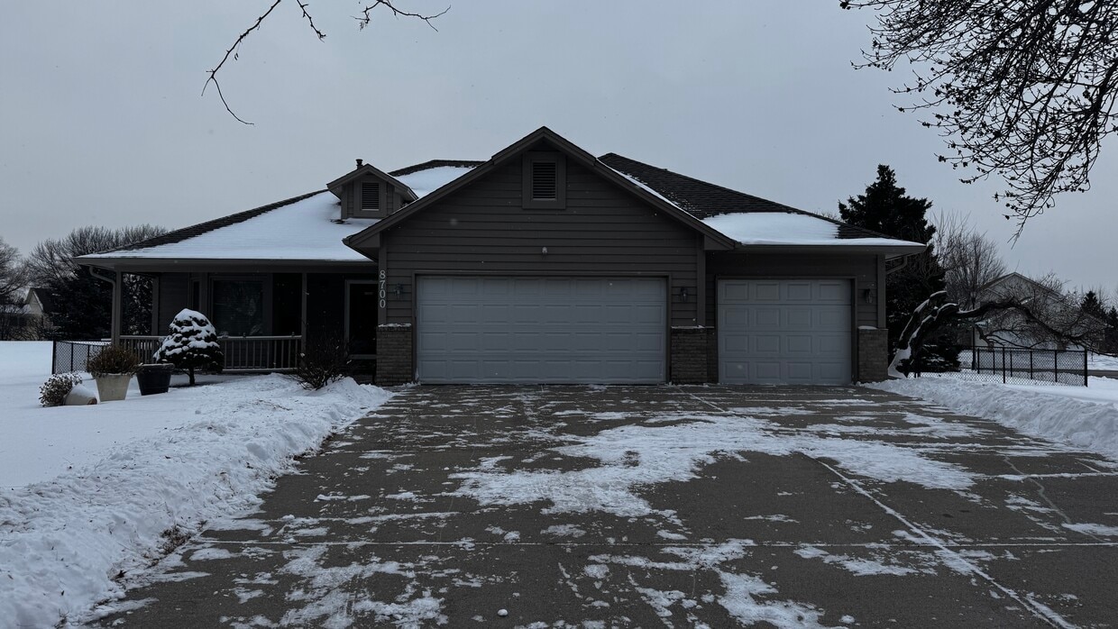 Foto principal - 8700 Loch Lomond Blvd