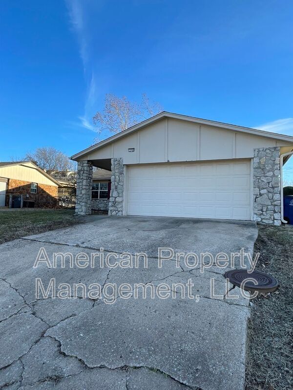 Building Photo - 13240 E 29th Pl