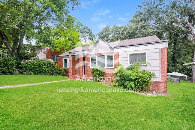 Building Photo - 2711 King St