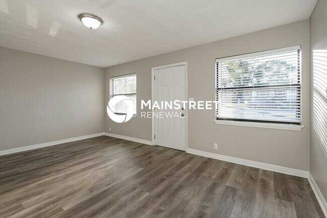 Foto del edificio - 4 Bedroom Pet-Friendly Home in JACKSONVILLE, FL with Main Street Renewal