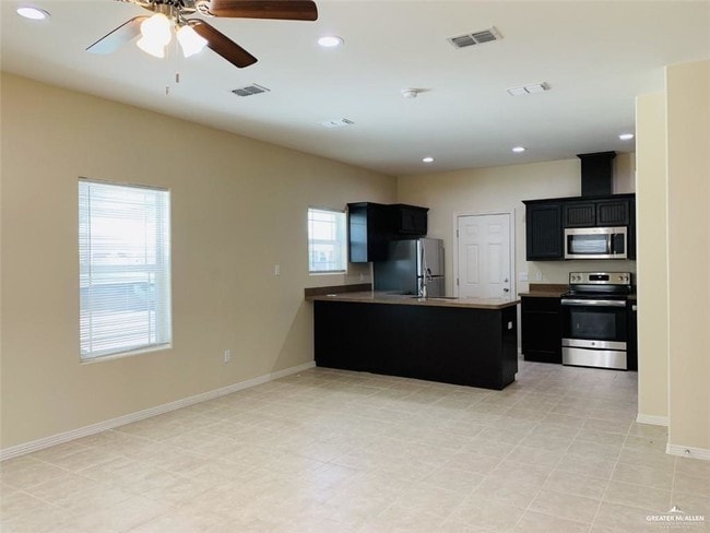 Building Photo - 7 E St