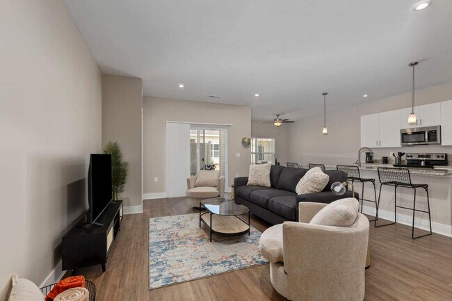 Foto del edificio - 5840 Fox Grape Ave