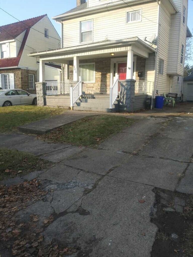 Building Photo - 505 E Winter Ave