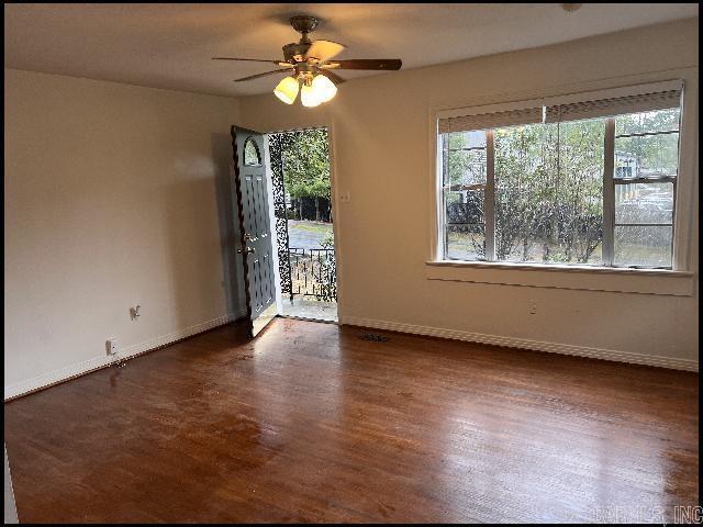 Building Photo - 5919 Woodlawn Dr