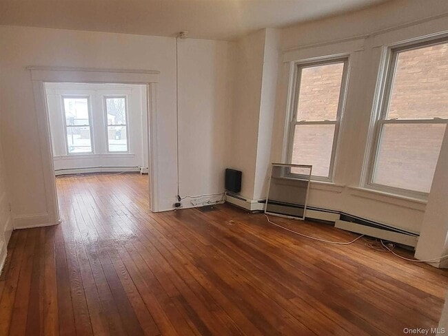 Building Photo - 108 Winnikee Ave