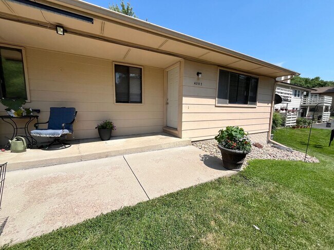 Foto del edificio - 2 Bed/2 Bath Townhome For Rent in South Sioux Falls!!