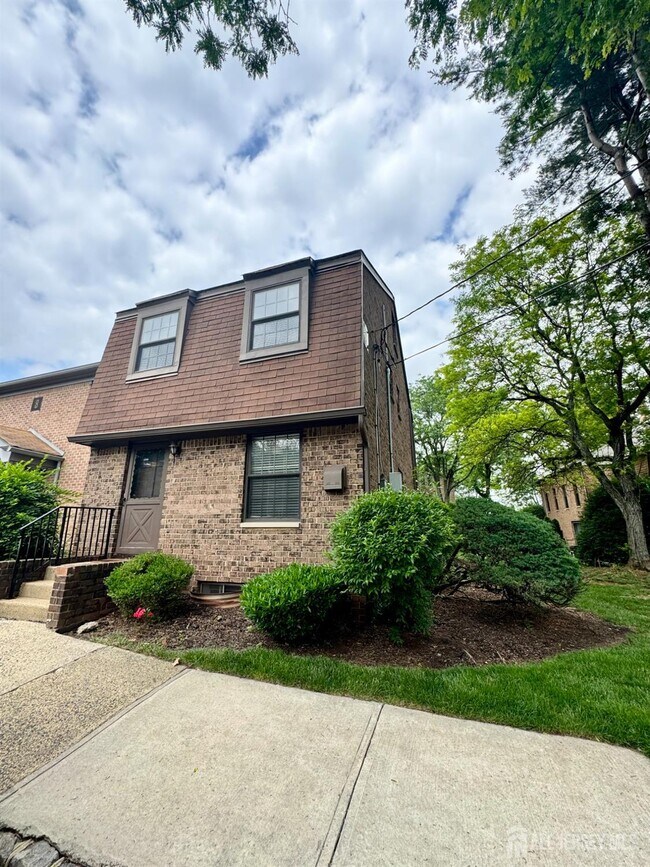 Foto del edificio - 323 Gill Ln