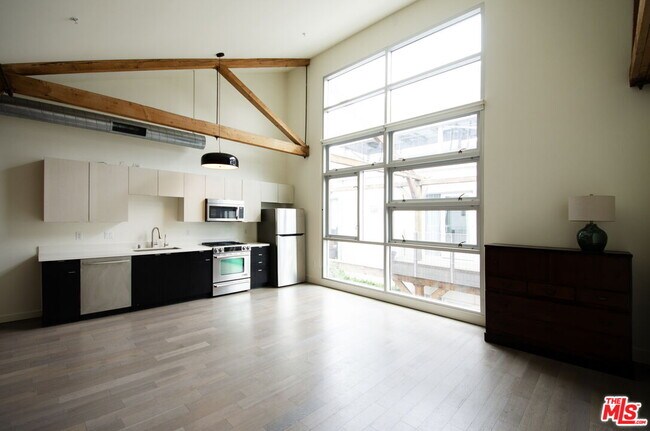 Foto del edificio - 527 Molino St