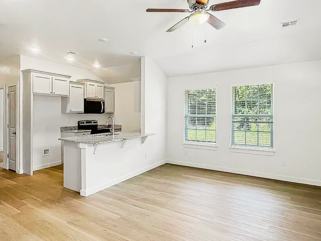 Foto del edificio - Newly Built 3-Bed Duplex – Bright, Cozy & ...