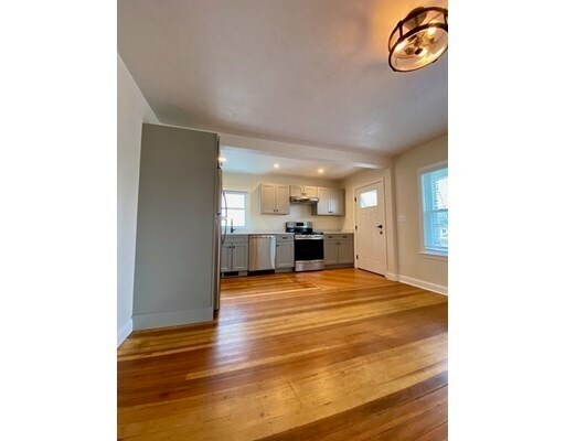 Building Photo - 121 Orne St