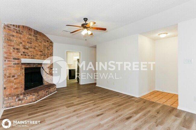 Foto del edificio - 212 Arnold St, Crowley, TX 76036