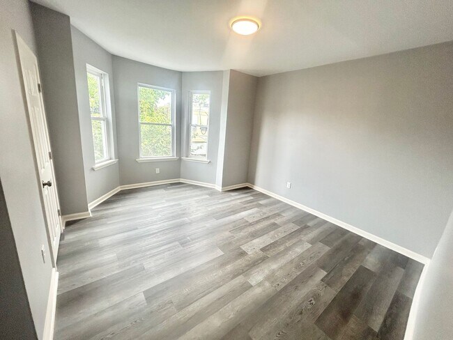 Foto del edificio - Anika Homes 3 Bedroom