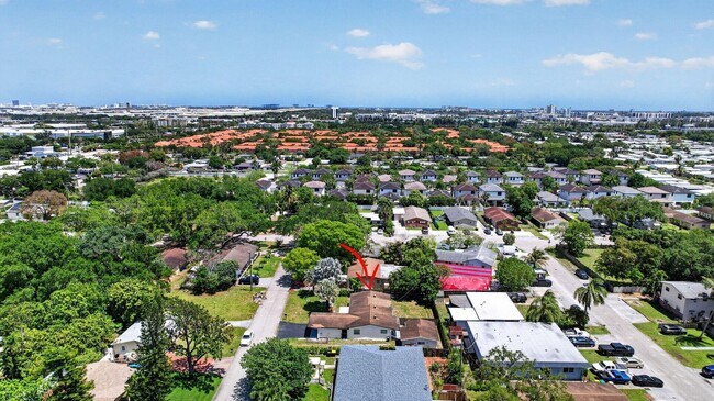 Building Photo - 2630 SW 49th Ct