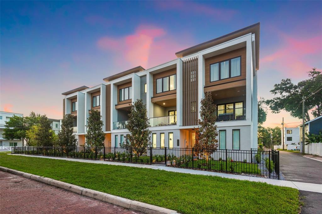 Foto principal - 210 W Columbus Dr