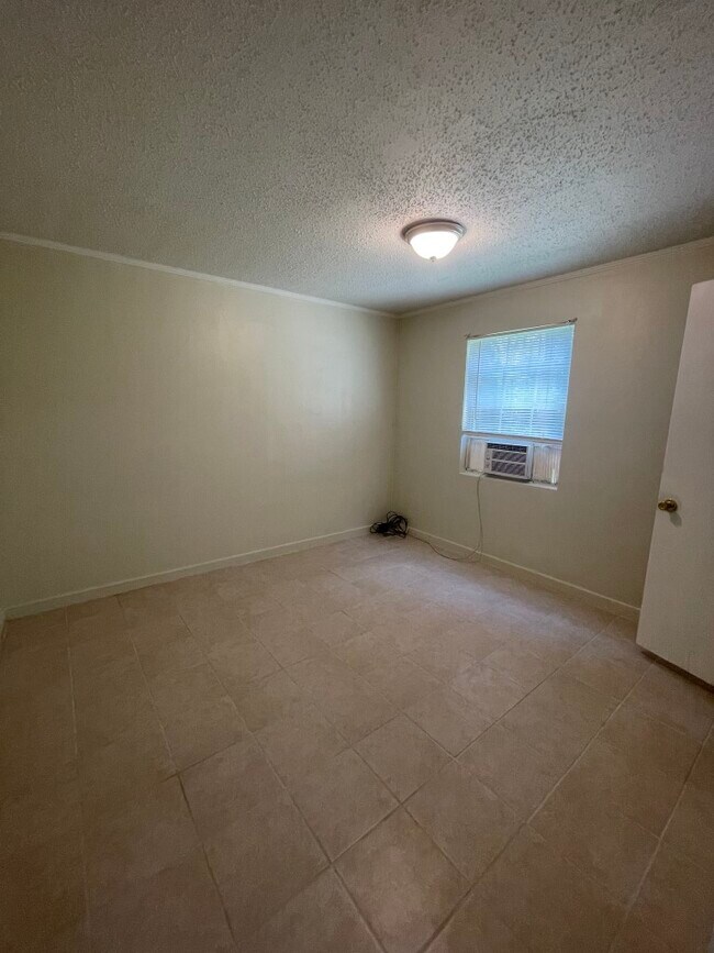 Foto del edificio - 78 NE 139th St